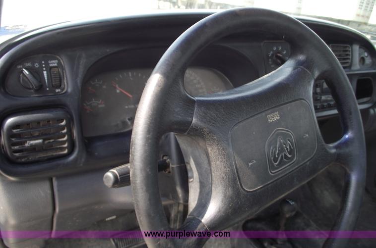 image for item 5388 1999 Dodge Ram 1500 pickup truck