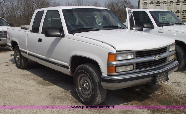 image for item 5389 1998 Chevrolet K1500 extended cab pickup truck