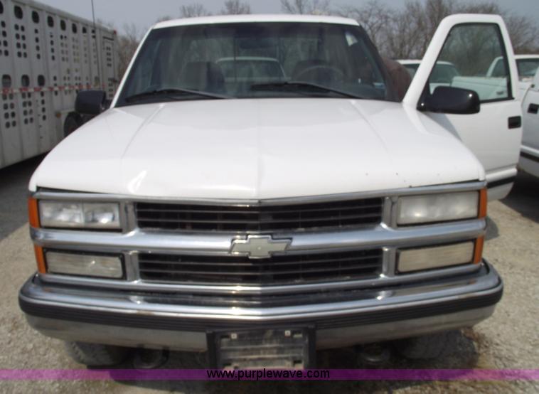 image for item 5389 1998 Chevrolet K1500 extended cab pickup truck