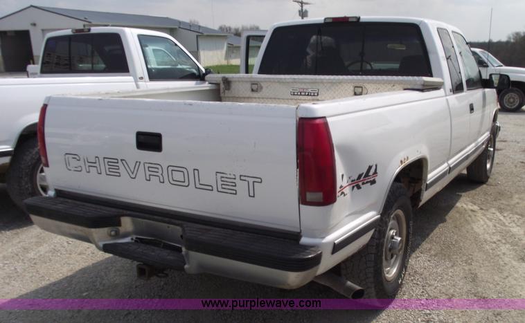 image for item 5389 1998 Chevrolet K1500 extended cab pickup truck