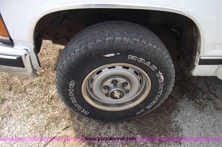 image for item 5389 1998 Chevrolet K1500 extended cab pickup truck