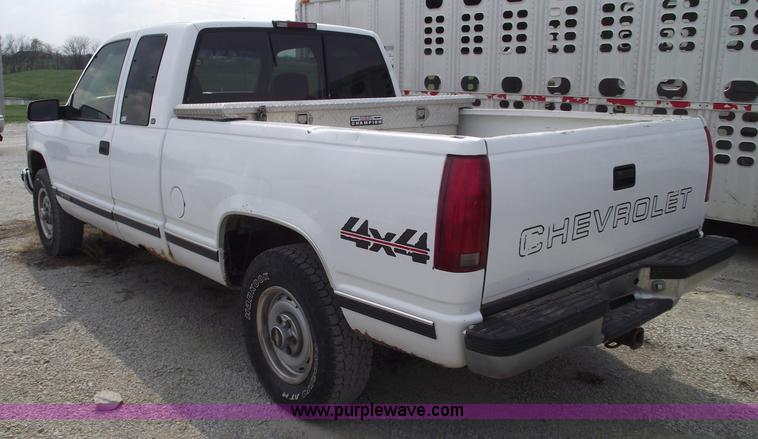 image for item 5389 1998 Chevrolet K1500 extended cab pickup truck
