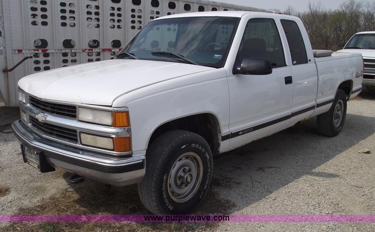 image for item 5389 1998 Chevrolet K1500 extended cab pickup truck