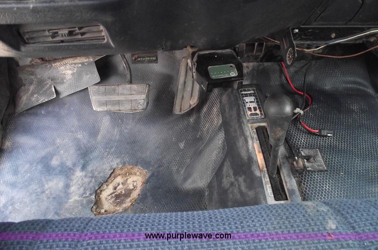 image for item 5389 1998 Chevrolet K1500 extended cab pickup truck