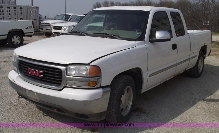 image for item 5424 2001 GMC Sierra C1500 SLE extended cab pickup truck