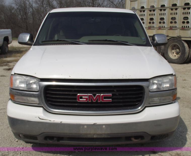 image for item 5424 2001 GMC Sierra C1500 SLE extended cab pickup truck