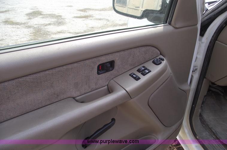 image for item 5424 2001 GMC Sierra C1500 SLE extended cab pickup truck