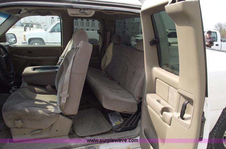 image for item 5424 2001 GMC Sierra C1500 SLE extended cab pickup truck