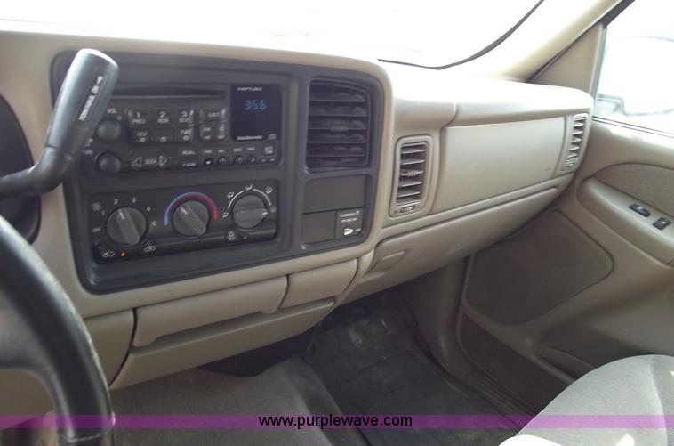 image for item 5424 2001 GMC Sierra C1500 SLE extended cab pickup truck