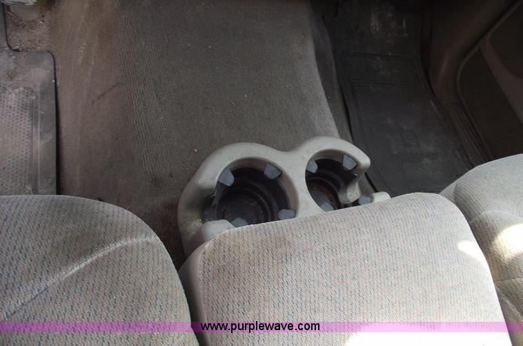 image for item 5424 2001 GMC Sierra C1500 SLE extended cab pickup truck