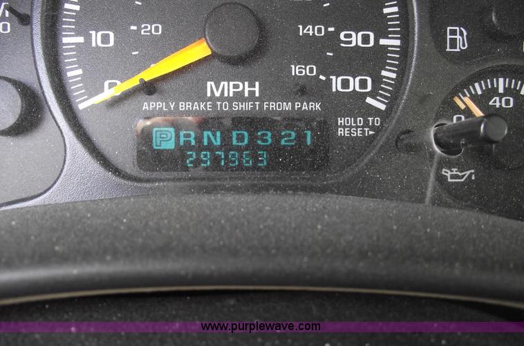 image for item 5424 2001 GMC Sierra C1500 SLE extended cab pickup truck