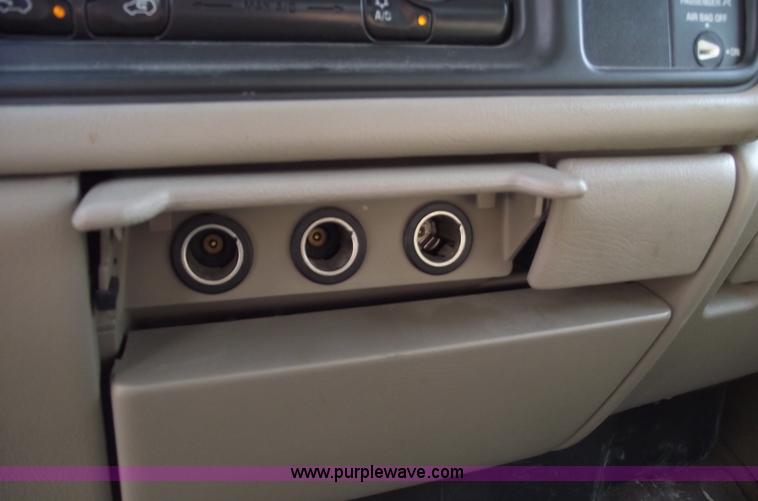 image for item 5424 2001 GMC Sierra C1500 SLE extended cab pickup truck