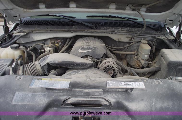 image for item 5424 2001 GMC Sierra C1500 SLE extended cab pickup truck