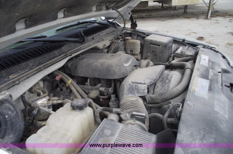 image for item 5424 2001 GMC Sierra C1500 SLE extended cab pickup truck