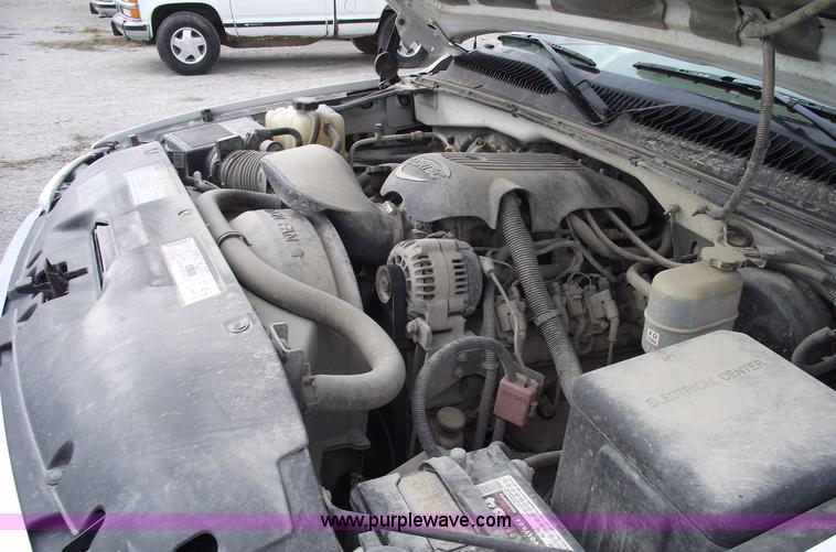 image for item 5424 2001 GMC Sierra C1500 SLE extended cab pickup truck