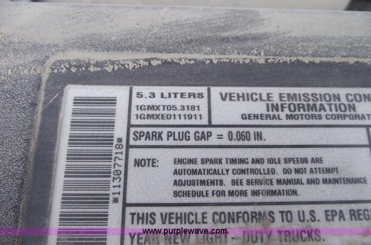 image for item 5424 2001 GMC Sierra C1500 SLE extended cab pickup truck