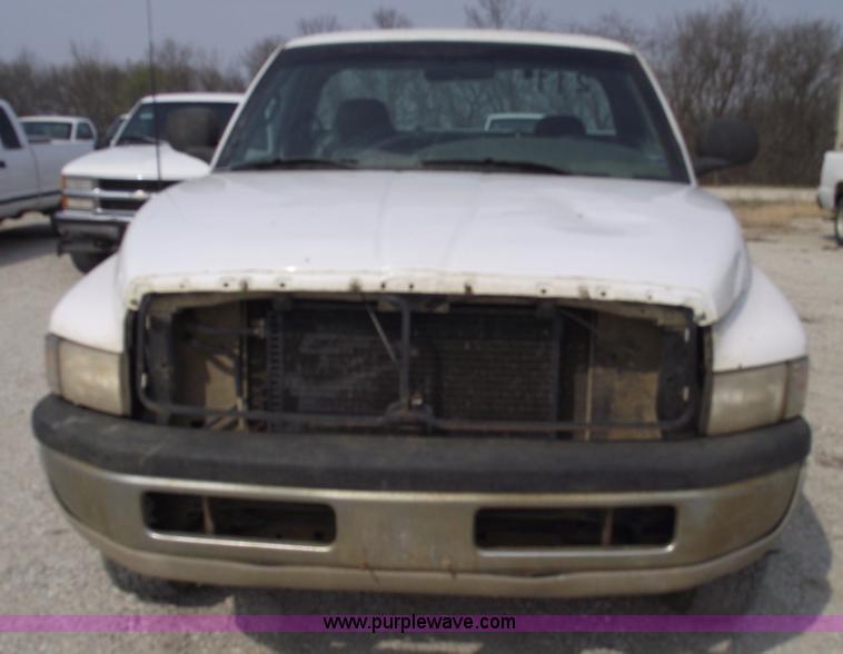 image for item 5425 1999 Dodge Ram 1500 pickup truck
