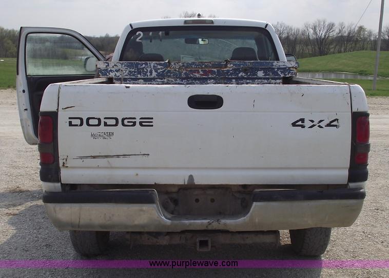 image for item 5425 1999 Dodge Ram 1500 pickup truck