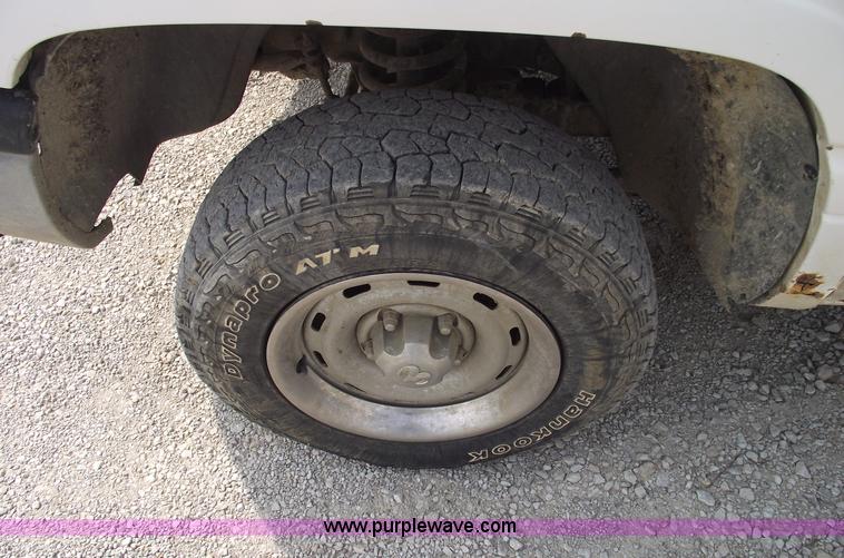 image for item 5425 1999 Dodge Ram 1500 pickup truck