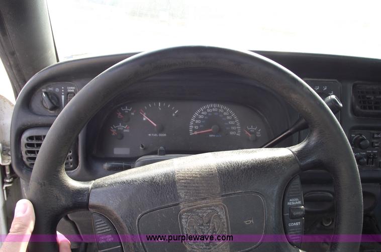 image for item 5425 1999 Dodge Ram 1500 pickup truck