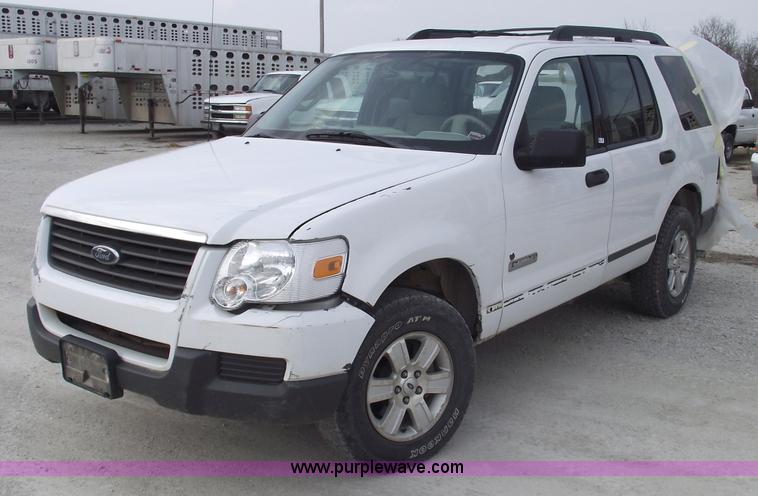 image for item 5426 2006 Ford Explorer XLT SUV