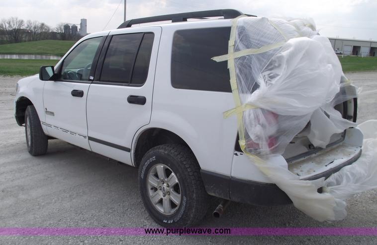 image for item 5426 2006 Ford Explorer XLT SUV
