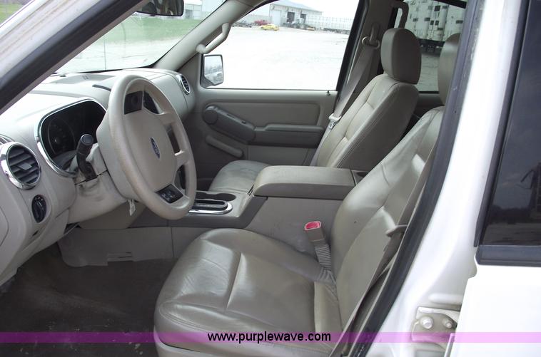 image for item 5426 2006 Ford Explorer XLT SUV