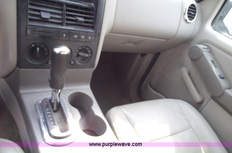 image for item 5426 2006 Ford Explorer XLT SUV
