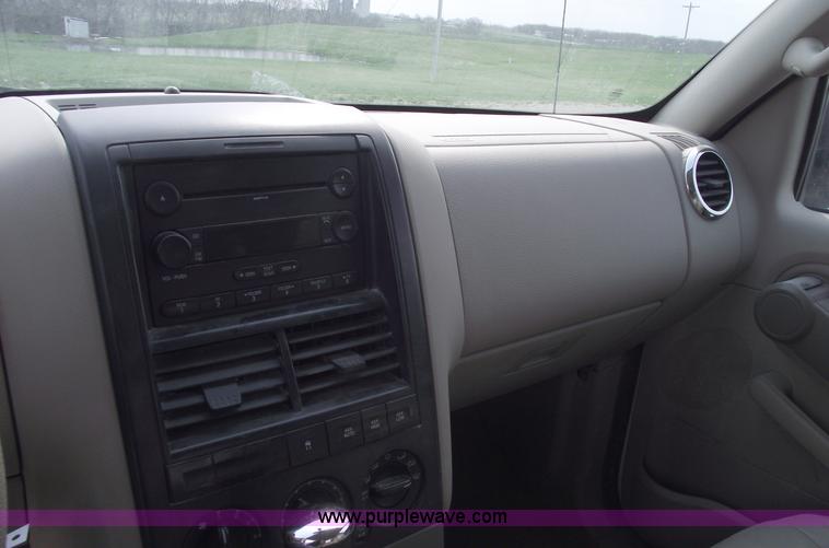 image for item 5426 2006 Ford Explorer XLT SUV