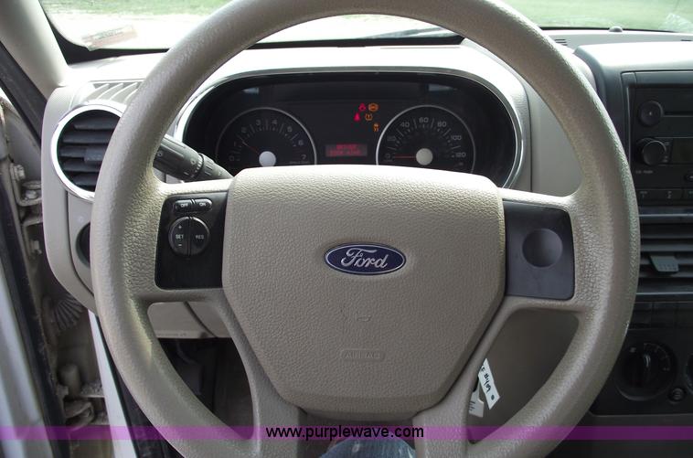 image for item 5426 2006 Ford Explorer XLT SUV