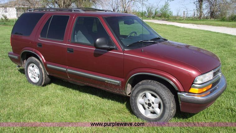 image for item 5438 1998 Chevrolet Blazer LS SUV