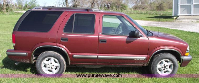 image for item 5438 1998 Chevrolet Blazer LS SUV