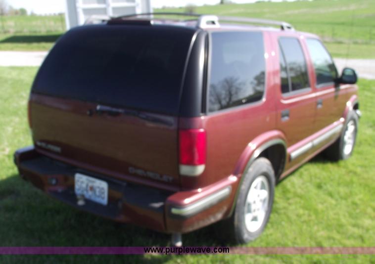 image for item 5438 1998 Chevrolet Blazer LS SUV