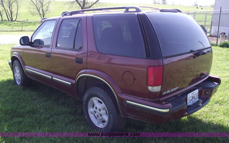 image for item 5438 1998 Chevrolet Blazer LS SUV