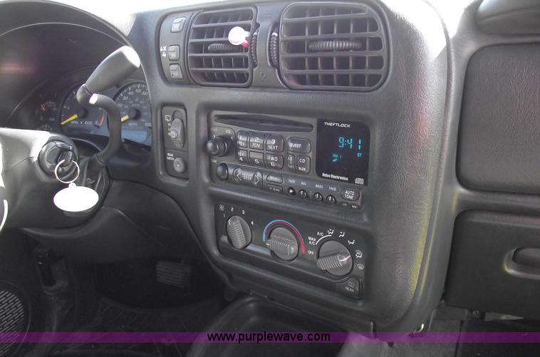 image for item 5438 1998 Chevrolet Blazer LS SUV