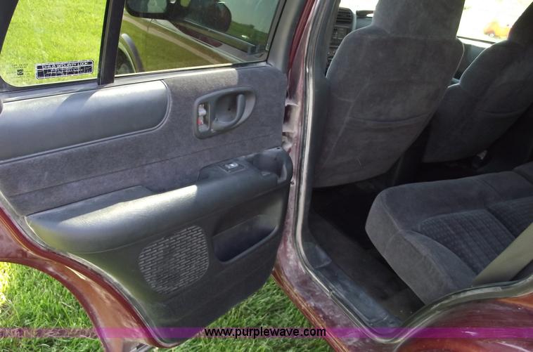 image for item 5438 1998 Chevrolet Blazer LS SUV