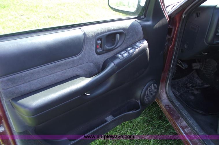 image for item 5438 1998 Chevrolet Blazer LS SUV