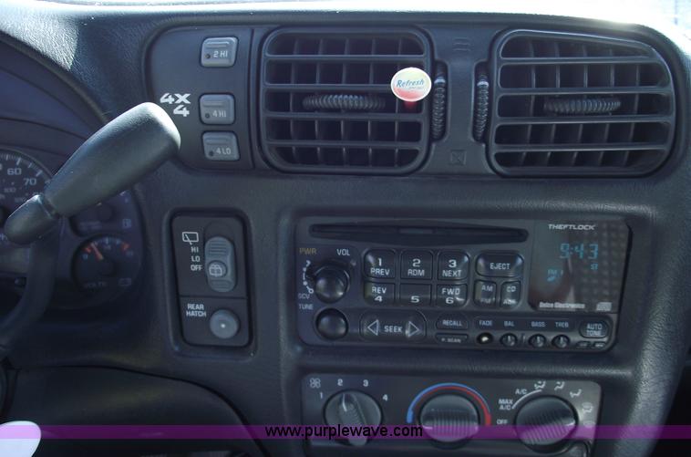 image for item 5438 1998 Chevrolet Blazer LS SUV