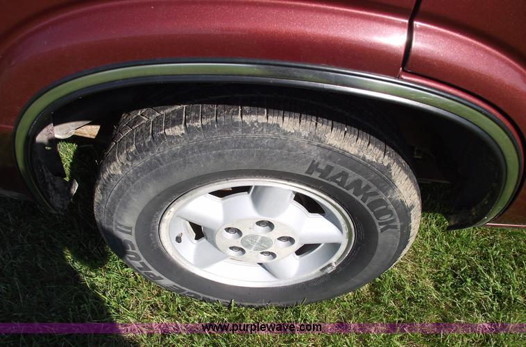 image for item 5438 1998 Chevrolet Blazer LS SUV