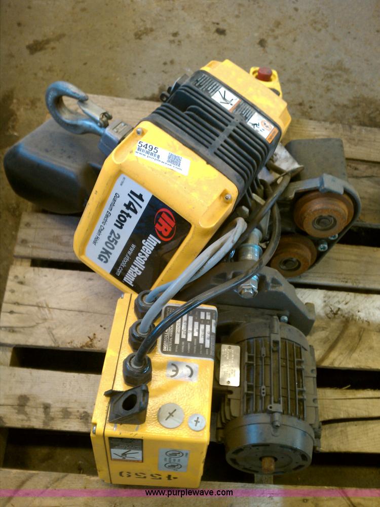 image for item 5495 Hoist and I-beam roller