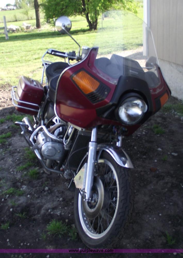 image for item 5498 1976 Honda Goldwing GL1000 motorcycle