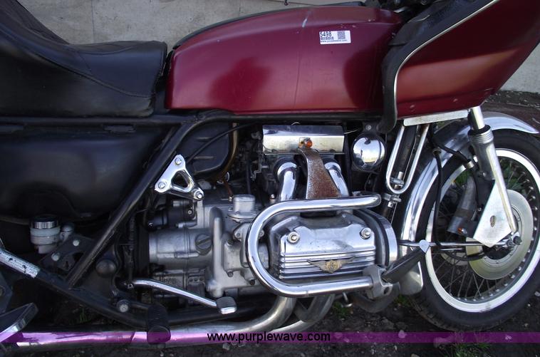 image for item 5498 1976 Honda Goldwing GL1000 motorcycle