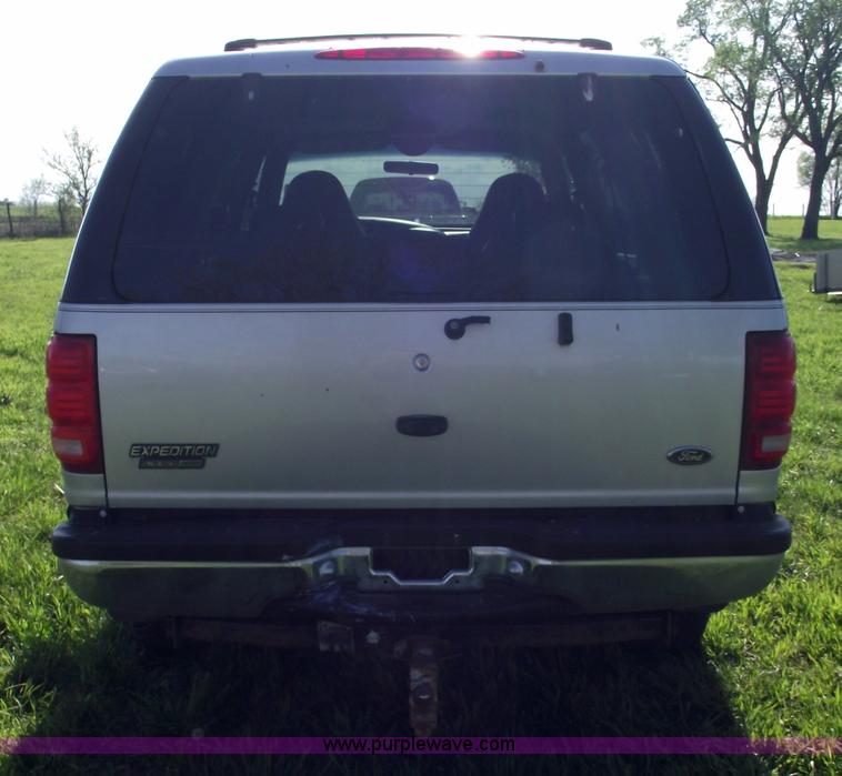image for item 5499 1999 Ford Expedition XLT SUV