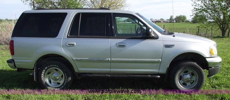 image for item 5499 1999 Ford Expedition XLT SUV