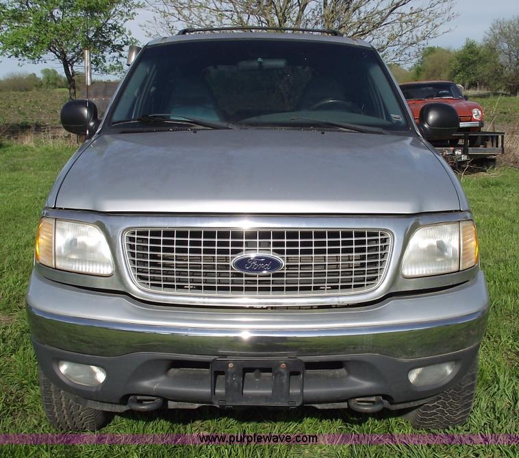 image for item 5499 1999 Ford Expedition XLT SUV