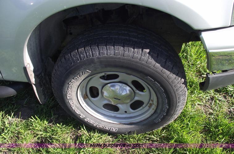 image for item 5499 1999 Ford Expedition XLT SUV