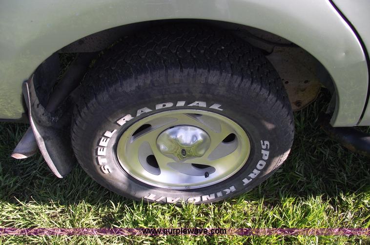 image for item 5499 1999 Ford Expedition XLT SUV