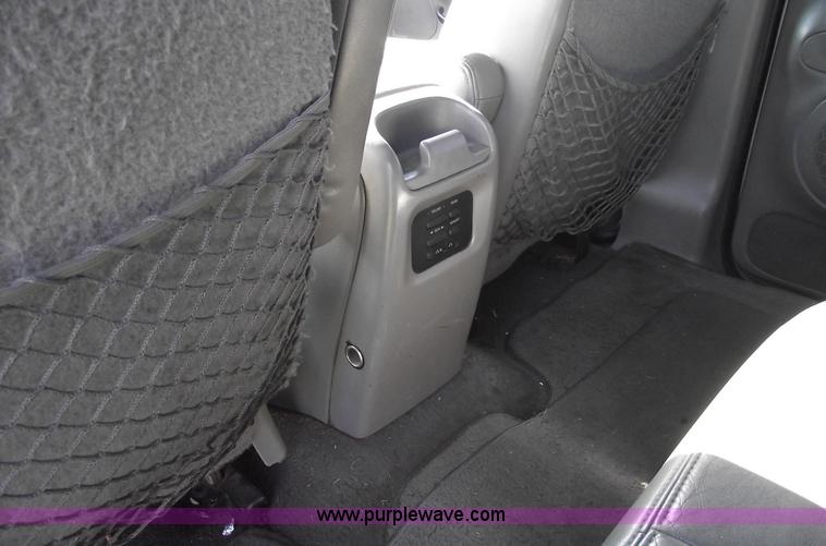 image for item 5499 1999 Ford Expedition XLT SUV