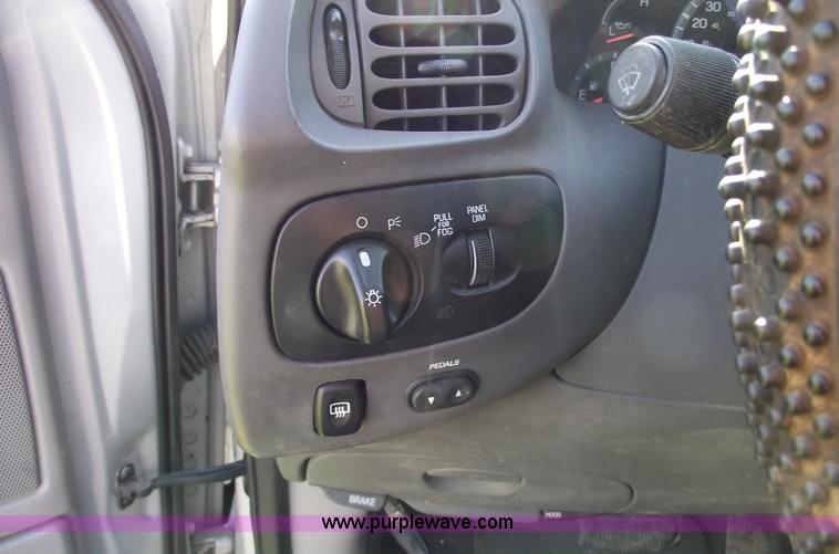 image for item 5499 1999 Ford Expedition XLT SUV