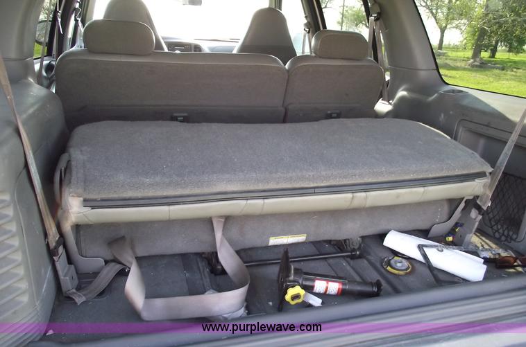 image for item 5499 1999 Ford Expedition XLT SUV